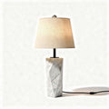 Lampe de table en marbre blanc avec abat-jour en lin taille 25 x 25 x 50cm
